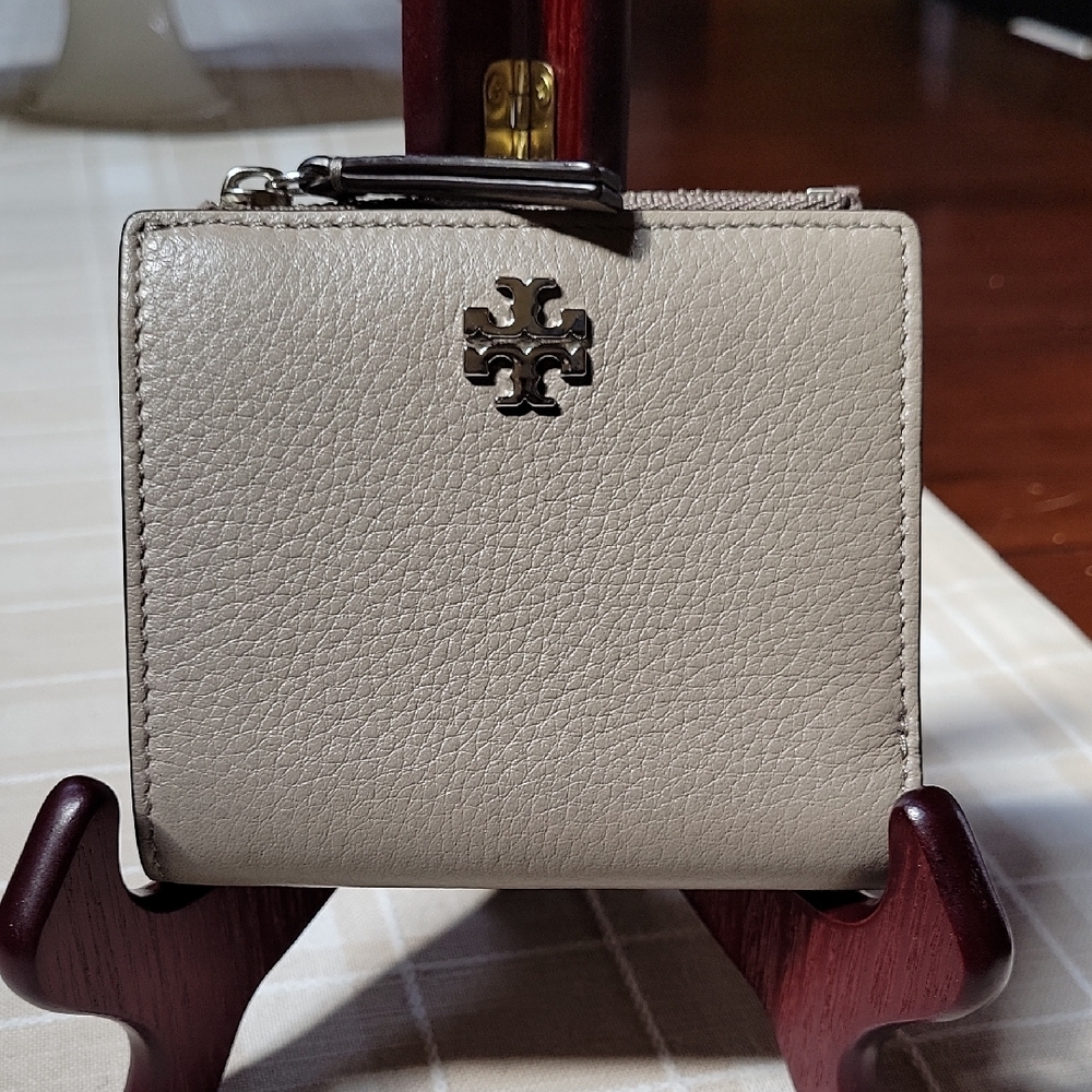 Tory Burch Gray Leather Wallet